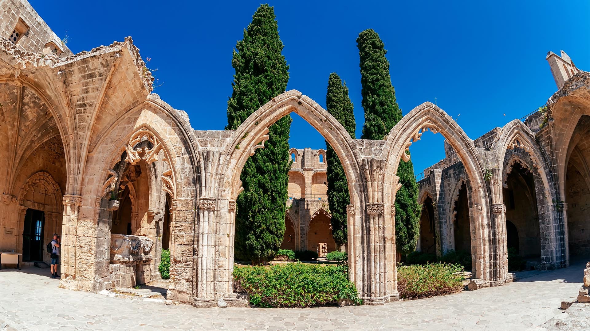 Girne Bellapais Manastırı